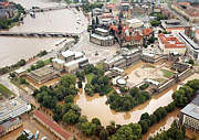 Historische Dresdner Altstadt mit Zwinger und Semperoper nach Elbï¿½berflutung