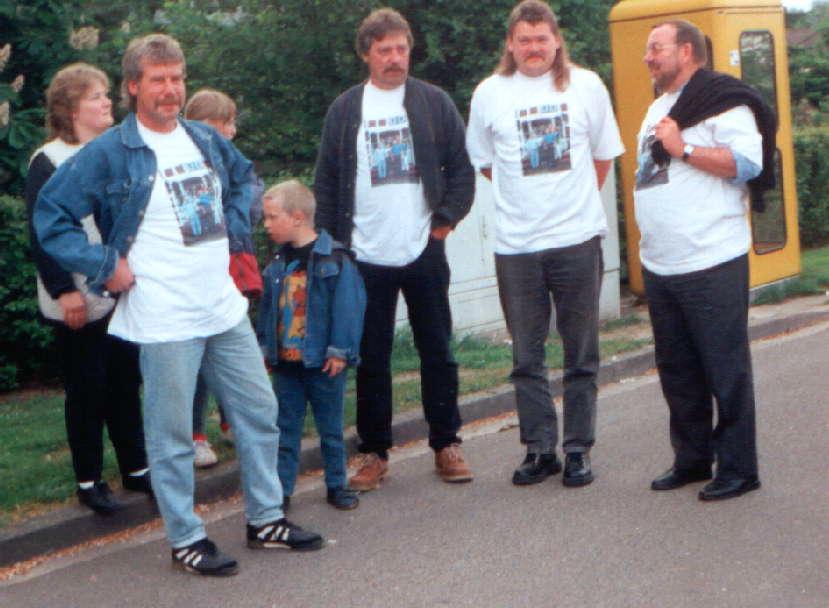 Der Kai-Hawaii-Fanclub Groenwrden (nicht im Bild: Iris, Reinhold und Renate)